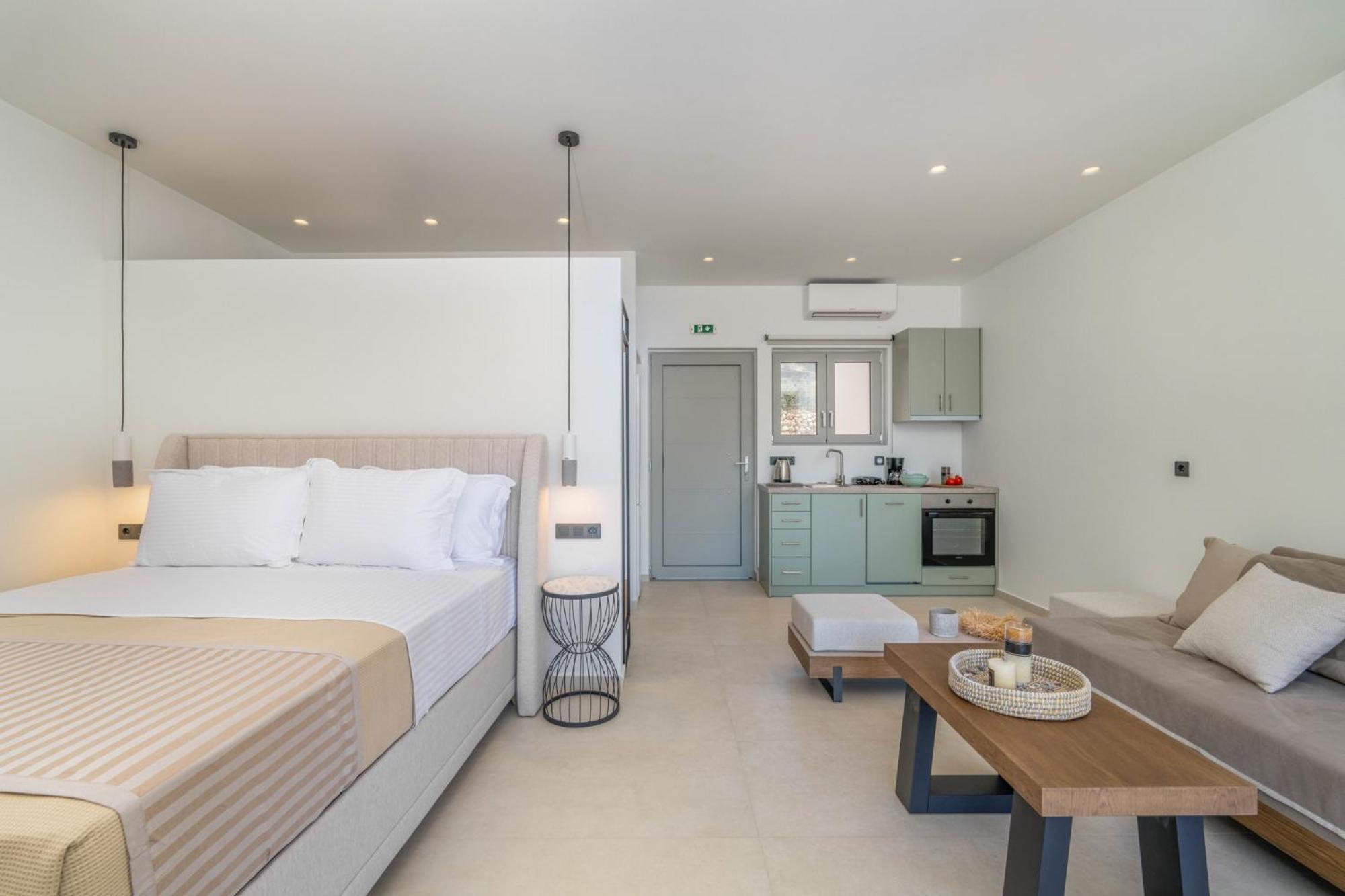 Mellamare Luxury Suites Athánion Dış mekan fotoğraf